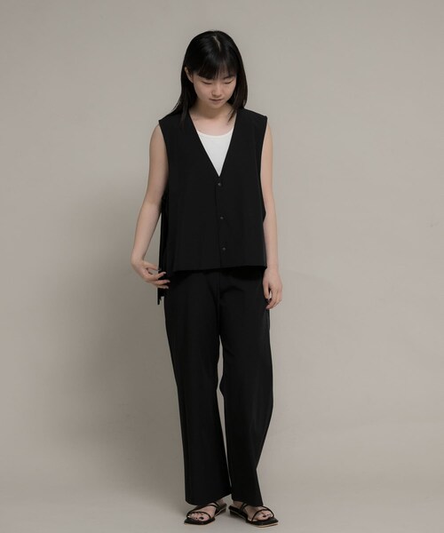 SENSE OF PLACE by URBAN RESEARCH（センスオブプレイスバイアーバンリサーチ）の「Uiscel　4WAYストレッチベストセットアップ（セットアップ・レディース・BLACK/KHAKI・S/M）」の8枚目の写真