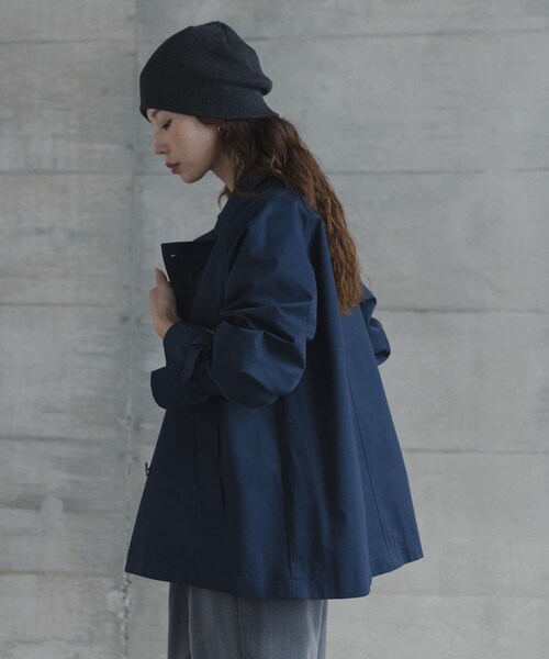 URBAN RESEARCH Sonny Label（アーバンリサーチサニーレーベル）の「撥水ショートトレンチコート（ステンカラーコート・レディース・ベージュ/ネイビー・36/38）」の20枚目の写真