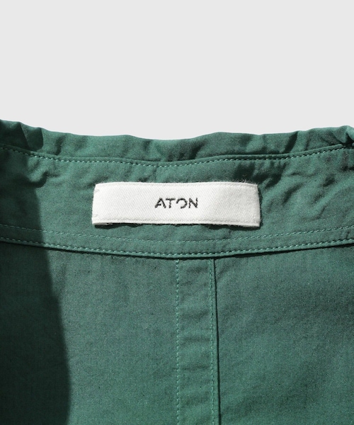 ADAM ET ROPE'(アダムエロペ)の「【ATON/エイトン】SHRINK COTTON LAWN OVERSIZED S/S SHIRT(シャツ/ブラウス・メンズ・グリーン/ブルー系・4/6)」の11枚目の写真