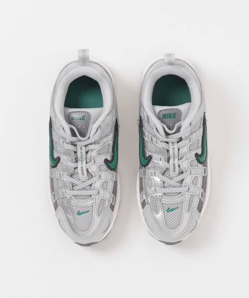 URBAN RESEARCH DOORS(アーバンリサーチドアーズ)の「NIKE P-6000 PS(KIDS)(スニーカー・キッズ・WHITE/METALLIC・19/20/21/22)」の12枚目の写真