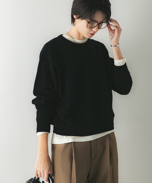URBAN RESEARCH(アーバンリサーチ)の「ウール100 クルーネックソフトニット(ニット/セーター・レディース・OFF WHITE/BLUE/GRAY/BLACK・Free)」の2枚目の写真