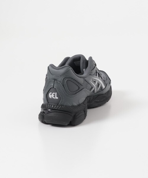 URBAN RESEARCH DOORS（アーバンリサーチドアーズ）の「ASICS　GEL-NYC（スニーカー・メンズ・GRY/SILVER・26/26.5/27/27.5/28/28.5）」の5枚目の写真