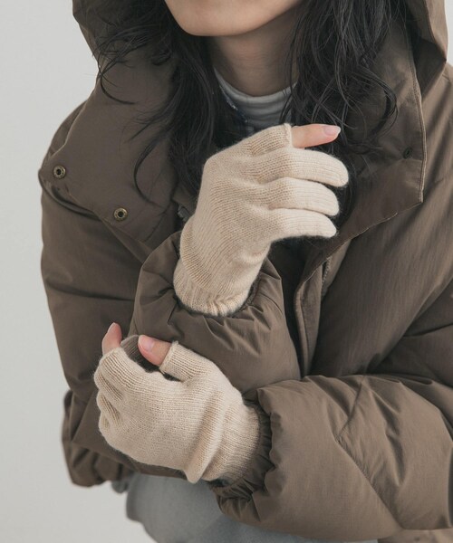 URBAN RESEARCH DOORS（アーバンリサーチドアーズ）の「WILLIAM BRUNTON　3ply Long Gloves（ベルト・レディース・グレー/ベージュ/ピンク・Free）」の15枚目の写真