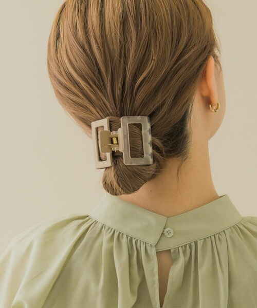 SMELLY（スメリー）の「スクエアマットカラーバンス（バレッタ/ヘアクリップ・レディース・BEG/BLU・-）」の10枚目の写真