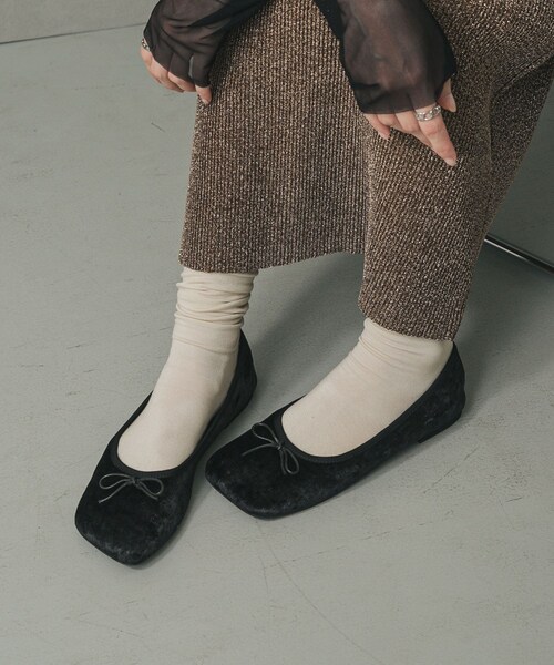 SENSE OF PLACE by URBAN RESEARCH（センスオブプレイスバイアーバンリサーチ）の「ベロアスクエアフラットシューズ（バレエシューズ・レディース・BLACK/BROWN/GRAY・S/M/L）」の5枚目の写真