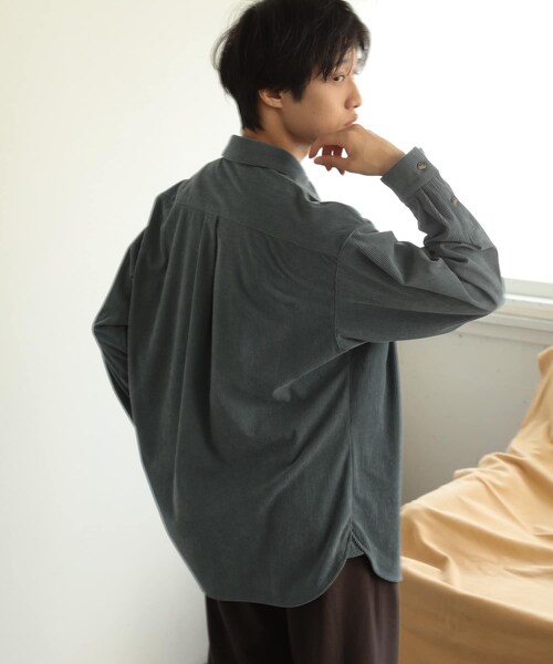 SENSE OF PLACE by URBAN RESEARCH（センスオブプレイスバイアーバンリサーチ）の「コーデュロイルーズシャツ（シャツ/ブラウス・メンズ・IVORY/BLACK/BLUE/L.KHAKI・M/L）」の4枚目の写真