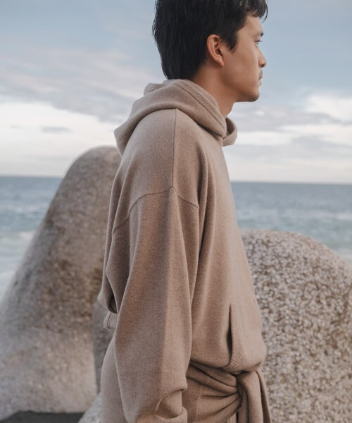 URBAN RESEARCH（アーバンリサーチ）の「dDdDdDd　CASHMERE VINTAGE HOODIE（パーカー・メンズ・BEIGE/BLACK/NAVY/M GRAY・M/L/XL）」の14枚目の写真