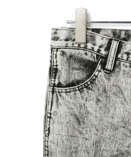 ADAM ET ROPE'（アダムエロペ）の「＜逸品シリーズ＞センタープレスフレアデニム（デニムパンツ・レディース・ブラック/ブルー・34/36/38/40）」の19枚目の写真