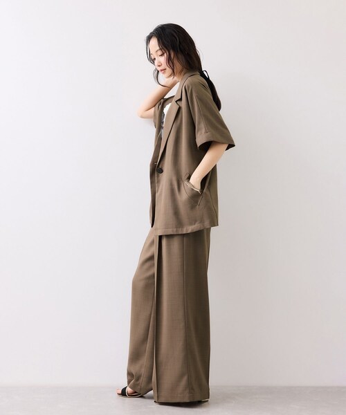 VIS(ビス)の「Light Airyシングルドルマンサマージャケット/UVケア・接触冷感・吸水速乾(テーラードジャケット・レディース・ブラック/キナリ/カーキ系・F)」の6枚目の写真