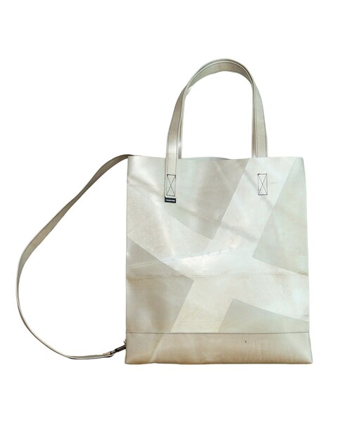 bonjour records(ボンジュールレコーズ)の「FREITAG/フライターグ MAURICE BACKPACKABLE TOTE SMALL(トートバッグ・レディース・ブラック/ブラック系/スミクロ/チャコール/グレー/ライトグレー/グレー系/ホワイト/ホワイト系/キナリ/キナリ系/ダークブラウン/ブラウン・F)」の2枚目の写真