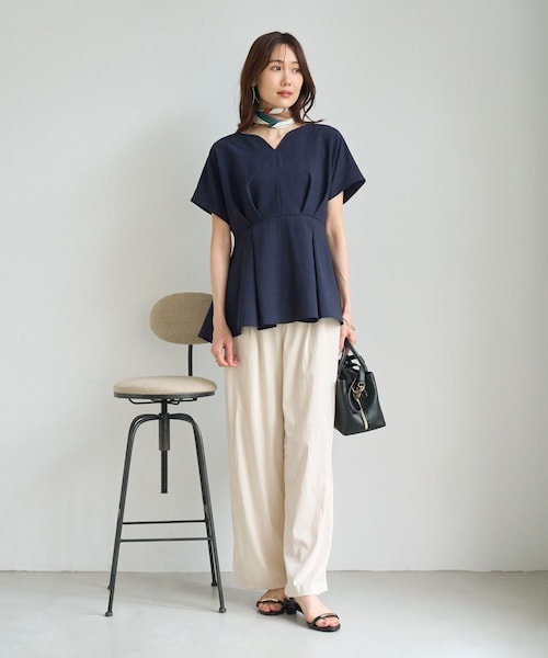 ROPE' PICNIC(ロペピクニック)の「【ベストヒット】ハートネックペプラムブラウス/接触冷感(シャツ/ブラウス・レディース・ベージュ/ネイビー/サックス/ラベンダー/ダークブラウン・F)」の17枚目の写真