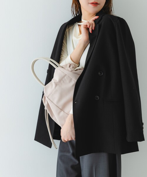 RODE SKO（ロデスコ）の「ショルダー付撥水ミニキンチャクバッグ（ショルダーバッグ・レディース・BLACK/GRAY/IVORY・one）」の6枚目の写真