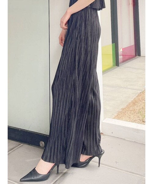 GYDA（ジェイダ）の「サテンプリーツパンツ（その他パンツ・レディース・オフホワイト/ブラック/ピンク/ブラウン・F）」の2枚目の写真