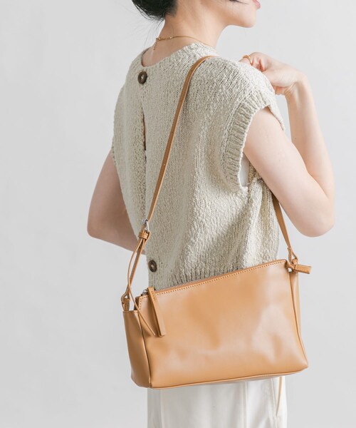 KBF（ケイビーエフ）の「アシンメトリースリムショルダーBAG（ショルダーバッグ・レディース・BLACK/IVORY/CAMEL・one）」の21枚目の写真