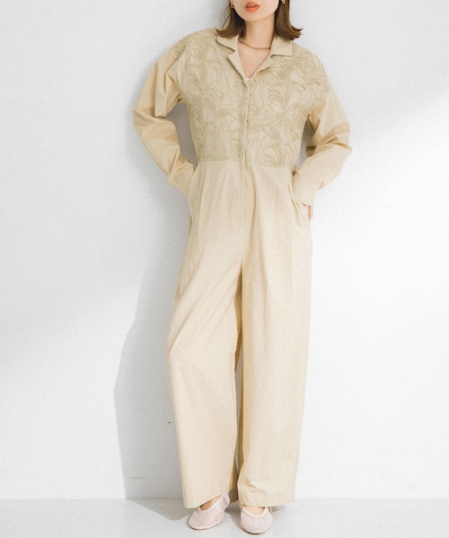 URBAN RESEARCH Sonny Label（アーバンリサーチサニーレーベル）の「エンブロイダリーオールインワン（サロペット/オーバーオール・レディース・ブラック/ベージュ・36/38）」の2枚目の写真
