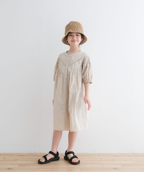 URBAN RESEARCH DOORS(アーバンリサーチドアーズ)の「ハシゴレースワンピース(KIDS)(ワンピース・キッズ・BLUE/OFF.BEIGE/BLACK・105/120/135)」の10枚目の写真