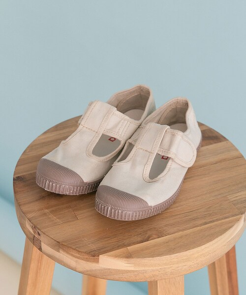 URBAN RESEARCH DOORS(アーバンリサーチドアーズ)の「Cienta キャンバスTストラップシューズ(KIDS)(スニーカー・キッズ・SAND・16/17/18/19)」の3枚目の写真