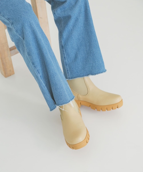 ITEMS URBANRESEARCH(アイテムズ アーバンリサーチ)の「コンビサイドゴアブーツ(ブーツ・レディース・BLK/BEG・S/M/L)」の2枚目の写真