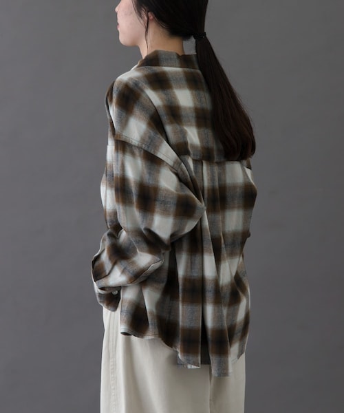 URBAN RESEARCH DOORS(アーバンリサーチドアーズ)の「FORK&SPOON ネルチェックシャツ(シャツ/ブラウス・レディース・NAVY/BROWN/IVORY・1)」の16枚目の写真
