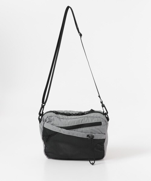 URBAN RESEARCH DOORS(アーバンリサーチドアーズ)の「クロスポケットショルダーバッグ(ショルダーバッグ・メンズ・BLACK/GRAY/BROWN・-)」の7枚目の写真
