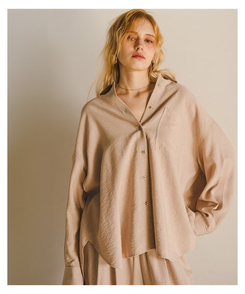 nissen（ニッセン）の「ニュアンスエアリードビーオーバーサイズシャツ（接触冷感・UVカット）（セットアップ可能）＜大きいサイズ有＞（シャツ/ブラウス・レディース・ベージュ<ニッセンオンライン限定カラー>/ネイビー/ブラウン★26秋新色・S~M/L~LL/3L~4L/5L~6L/8L/10L）」の3枚目の写真