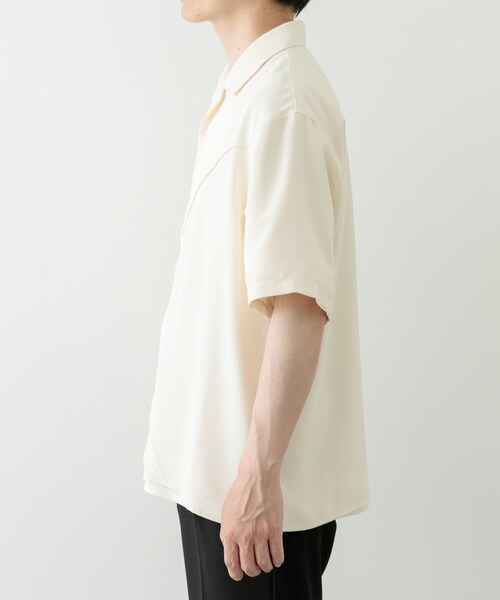 ITEMS URBANRESEARCH(アイテムズ アーバンリサーチ)の「パネルピンタックオープンカラー半袖シャツ(シャツ/ブラウス・メンズ・OFF/BLK・M/L)」の17枚目の写真