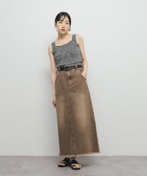 KBF（ケイビーエフ）の「バックスリットデニムスカート（デニムスカート・レディース・FADE BLUE/L.BLUE/BROWN・one）」の8枚目の写真