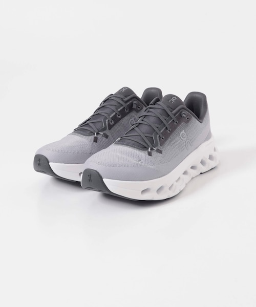 URBAN RESEARCH DOORS(アーバンリサーチドアーズ)の「On Cloudtilt(スニーカー・レディース・Arctic/Ice/Pearl/Fade/EclipseBlk/EclipseLil/Castor/Pe・23.5/24/24.5/25/25.5)」の4枚目の写真