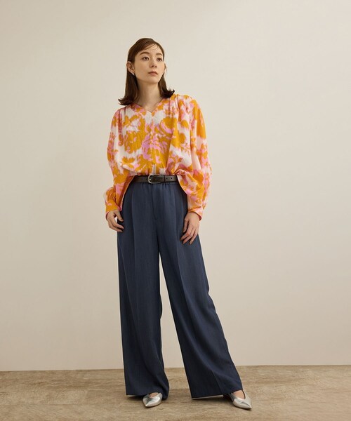ROPE'（ロペ）の「【DEVEAUX（デヴォー）】別注ボカシフラワーボリュームスリーブブラウス/洗える（シャツ/ブラウス・レディース・ブラウン系/オレンジ系・F）」の5枚目の写真