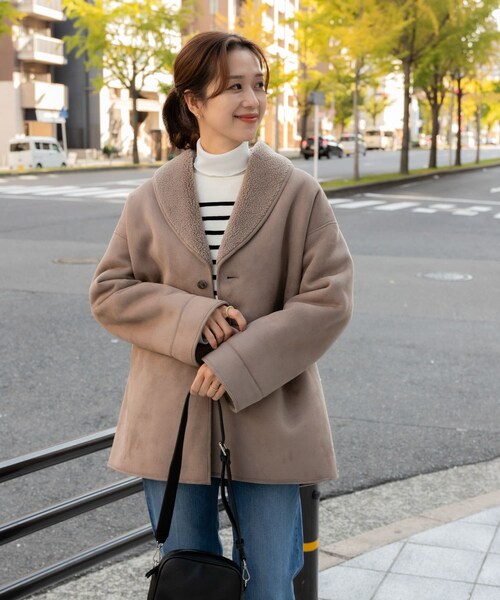 URBAN RESEARCH DOORS（アーバンリサーチドアーズ）の「フェイクムートンミドルコート（ムートンコート・レディース・GREGE/BEIGE・M）」の7枚目の写真