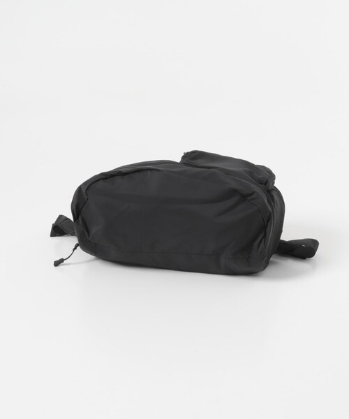 URBAN RESEARCH(アーバンリサーチ)の「DAIWA PIER39 PERTEX TRAVEL EXPAND BAG(ボディバッグ/ウエストポーチ・メンズ・BLACK・One)」の6枚目の写真