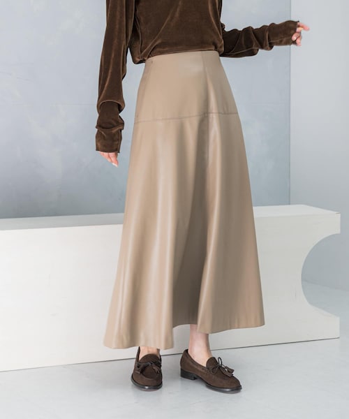 URBAN RESEARCH ROSSO（アーバンリサーチロッソ）の「バックジップフレアスカート（スカート・レディース・LIGHTGRAY/MOCHA/DARKBROWN・36/38）」の5枚目の写真