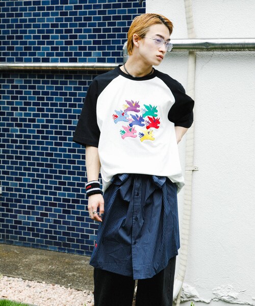 SENSE OF PLACE by URBAN RESEARCH(センスオブプレイスバイアーバンリサーチ)の「『別注』SHUHEI KOKI×SENSE OF PLACE ラグランTシャツ(Tシャツ/カットソー・メンズ・WHT×BLK/CHA×BLK/WHT×L.BLU・M/L)」の10枚目の写真