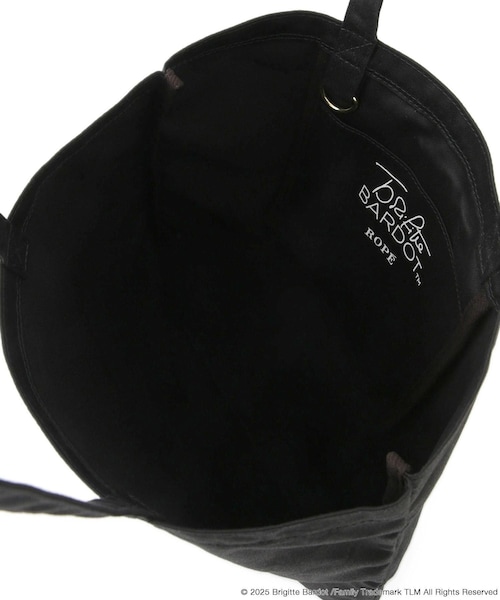 ROPE'(ロペ)の「【Brigitte Bardot×ROPE'・コラボ】モノクロフォトプリントキャンバストートバッグ【A4対応】(トートバッグ・レディース・ブラック/ホワイト・F)」の20枚目の写真