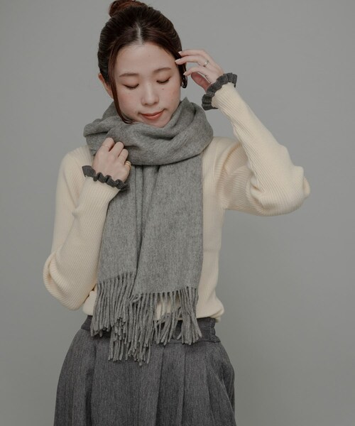 URBAN RESEARCH Sonny Label（アーバンリサーチサニーレーベル）の「大判ウールストール（マフラー・レディース・チャコール/Lグレー/ベージュ/ボルドー・One）」の7枚目の写真