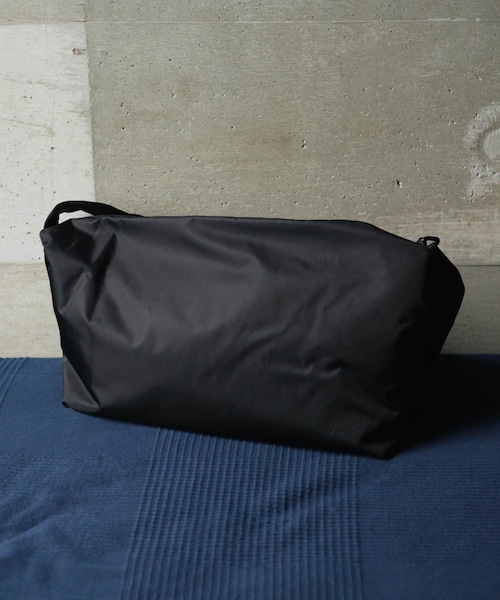 URBAN RESEARCH DOORS（アーバンリサーチドアーズ）の「『撥水』『別注』YAKPAK×DOORS　SHOULDER BAG M（ショルダーバッグ・メンズ・OLIVE/BLACK/CHARCOAL/NAVY・-）」の6枚目の写真
