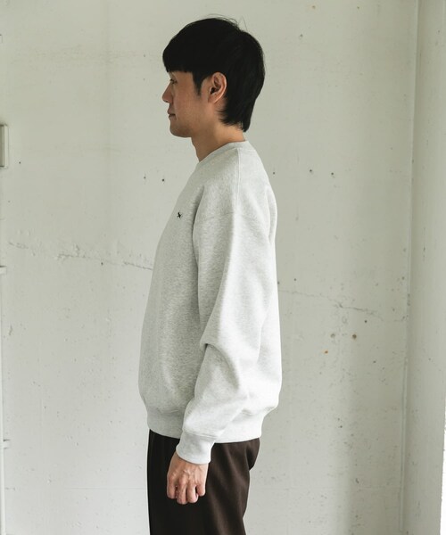 URBAN RESEARCH DOORS(アーバンリサーチドアーズ)の「『XLサイズ/WEB限定』『別注』PENNEYS×DOORS THE FOX クルーネックスウェット(スウェット・メンズ・BEIGE/ASH/CHARCOAL/RED・M/L/XL)」の15枚目の写真