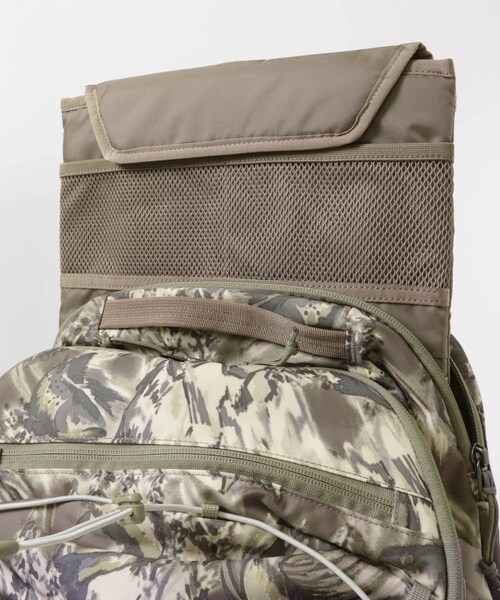 URBAN RESEARCH DOORS（アーバンリサーチドアーズ）の「patagonia　Refugio Day Pack 30L（バックパック/リュック・メンズ・NGRY/SPWI/BLK・one）」の15枚目の写真