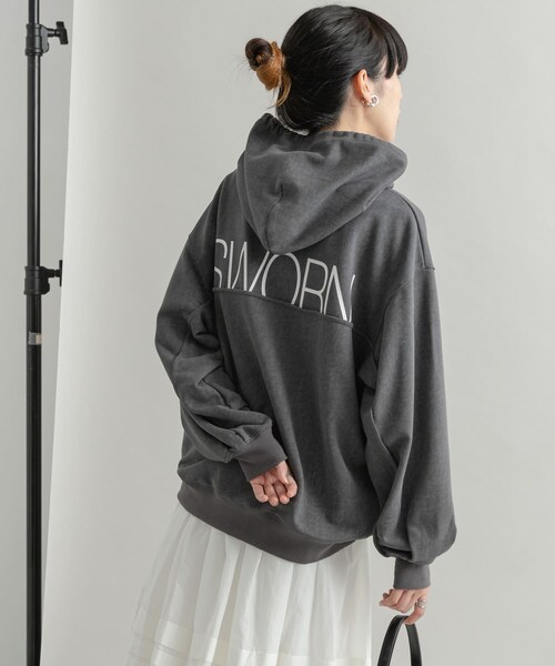 KBF（ケイビーエフ）の「バックロゴフーディー（パーカー・レディース・GRAY/NAVY・one）」の6枚目の写真