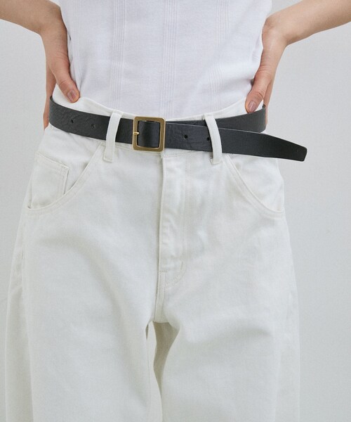 ADAM ET ROPE'（アダムエロペ）の「【サステナブル】スクエアバックルワイドベルト（ベルト・レディース・ブラック/ブラック系・F）」の3枚目の写真