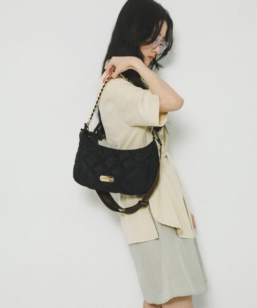 RODE SKO(ロデスコ)の「『別注』OUTDOOR PRODUCTS×hun RODESKO QuiltingChainBag(ハンドバッグ・レディース・BLACK/BEIGE・-)」の4枚目の写真