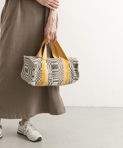 URBAN RESEARCH DOORS（アーバンリサーチドアーズ）の「JOHANNA GULLICHSEN　TUBE BAG N DORIS（トートバッグ・レディース・LEAD/BLACK・-0）」の5枚目の写真