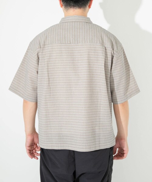 URBAN RESEARCH Sonny Label(アーバンリサーチサニーレーベル)の「シアサッカーハーフジッププルオーバー(シャツ/ブラウス・メンズ・ベージュ/ブルー・M/L)」の4枚目の写真
