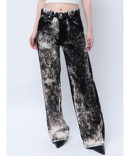 GYDA（ジェイダ）の「ハイウエスト Tie Dyeワイドデニムパンツ（デニムパンツ・レディース・ブラック/ピンク・S/M）」の4枚目の写真