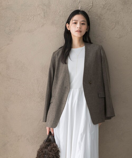 URBAN RESEARCH ROSSO（アーバンリサーチロッソ）の「シルクネップVネックジャケット（ノーカラージャケット・レディース・BLACK/BROWN・36/38）」の19枚目の写真