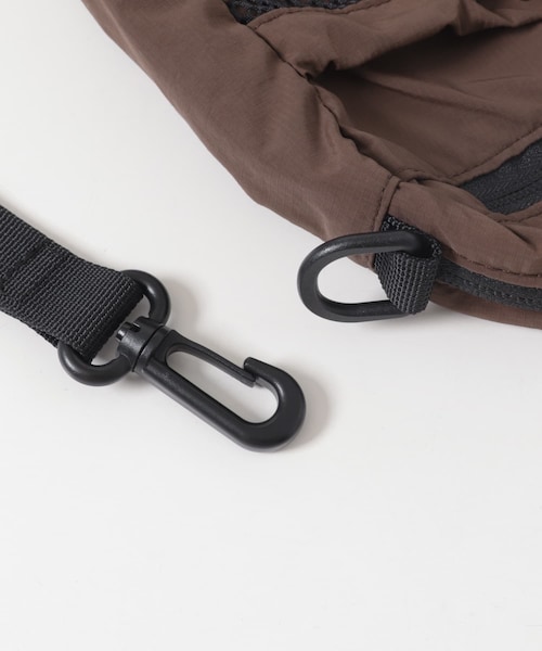 URBAN RESEARCH DOORS(アーバンリサーチドアーズ)の「クロスポケットショルダーバッグ(ショルダーバッグ・メンズ・BLACK/GRAY/BROWN・-)」の15枚目の写真
