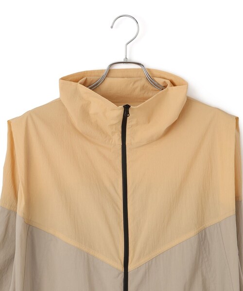 ADAM ET ROPE'（アダムエロペ）の「【撥水】ショルダータックシアーブルゾン（ブルゾン・レディース・ブラック/ベージュ系・F）」の7枚目の写真