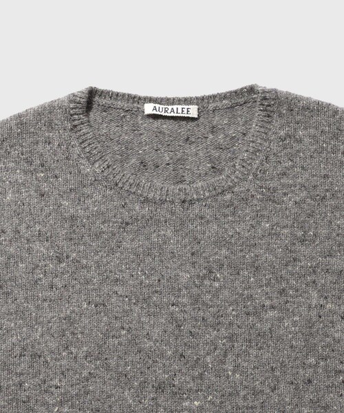 ADAM ET ROPE'(アダムエロペ)の「【AURALEE/オーラリー】CASHMERE NEP KNIT P/O(ニット/セーター・メンズ・ブラック/ライトグレー・3/4)」の6枚目の写真