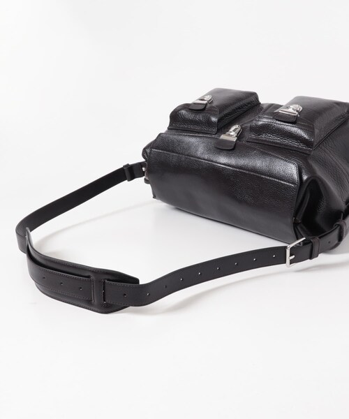 URBAN RESEARCH(アーバンリサーチ)の「LEMAIRE WEEK-END GEAR BAG(ショルダーバッグ・メンズ・ESPRESSO/DARK MINK・-)」の7枚目の写真
