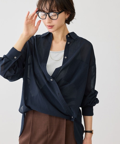 ROPE' PICNIC(ロペピクニック)の「お着軽シャツシリーズ 無地・ストライプ 2WAYシアーブラウス/接触冷感・通気性(シャツ/ブラウス・レディース・ホワイト/ネイビー/ブルー/ブルー系/ピンク/イエロー/ラベンダー/ダークブラウン/サックス/オレンジ・F)」の3枚目の写真